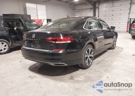 2021 Volkswagen Passat 2.0T Se z USA, uszkodzony, nr VIN 1VWSA7A32MC015785